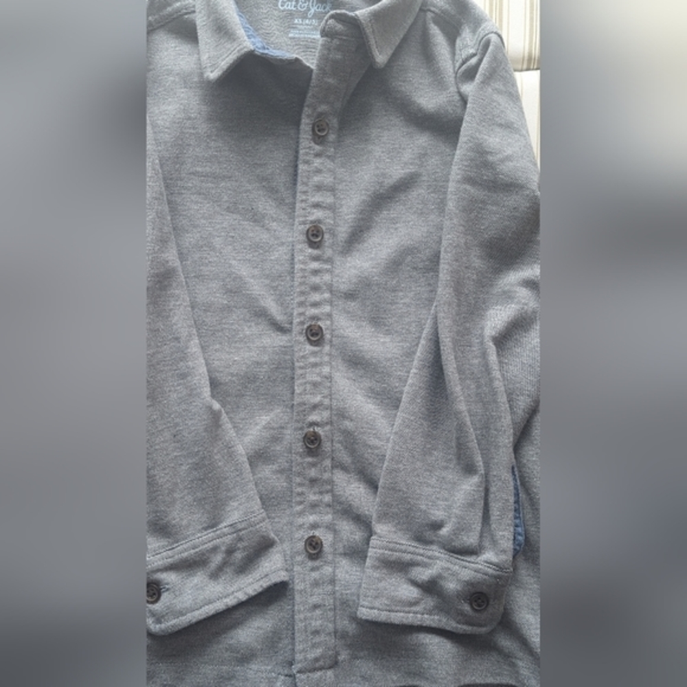 EUC Cat & Jack little boys button down collared grey/blue shirt size 4/5